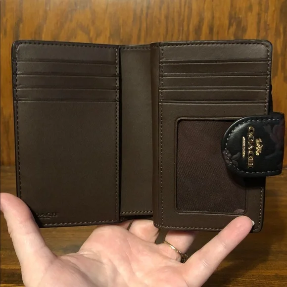 NWT-Coach-Medium Corner Zip Wallet-Floral Print/Roses🌹Black & Wine-$218 - Picture 6 of 11